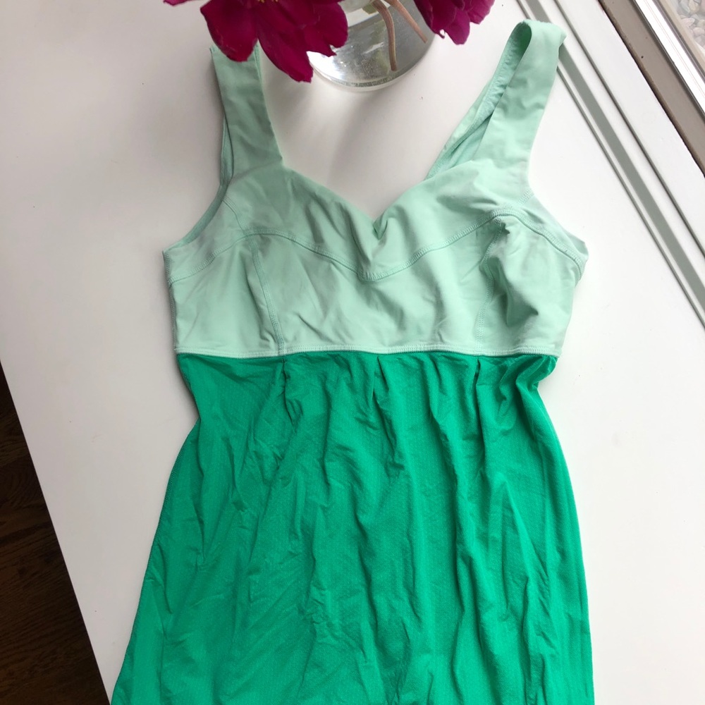Lululemon workout top tank size 8